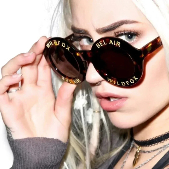 Wildfox Bel Air Frame | Tokyo Tortoise Round Sunglasses with Case MSRP 179 BNIB - Picture 2 of 16